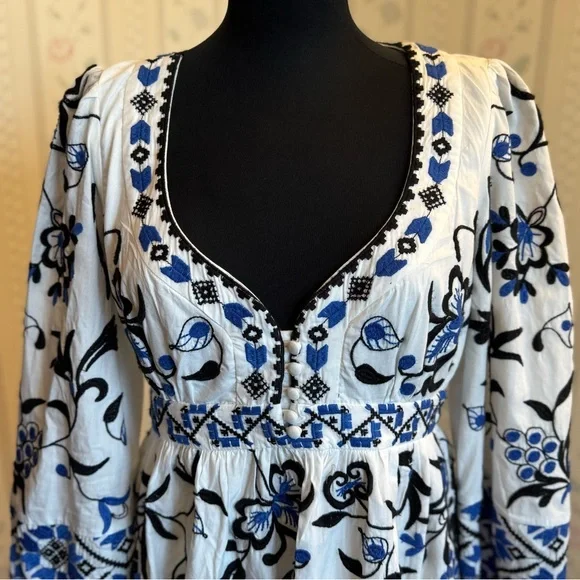 Anthropologie embroidered v-neck dress - Picture 2 of 9